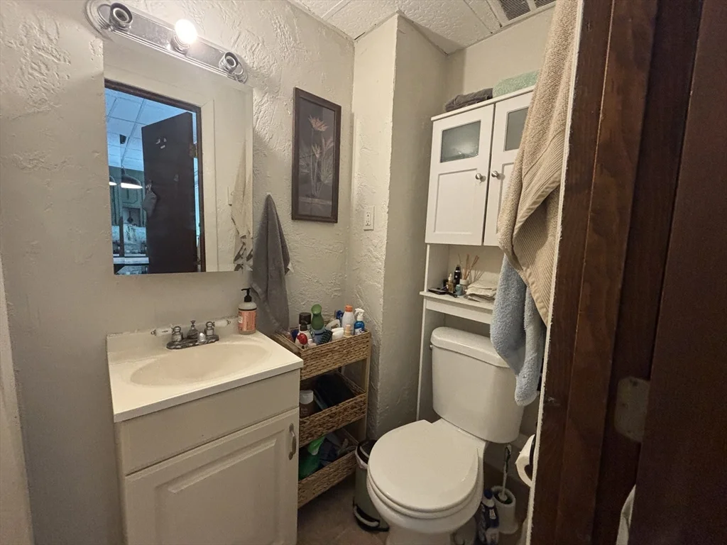 1 bed, 1 bath apartment for rent at 17 Fleet St Unit 3, North End — photo 8 of 8