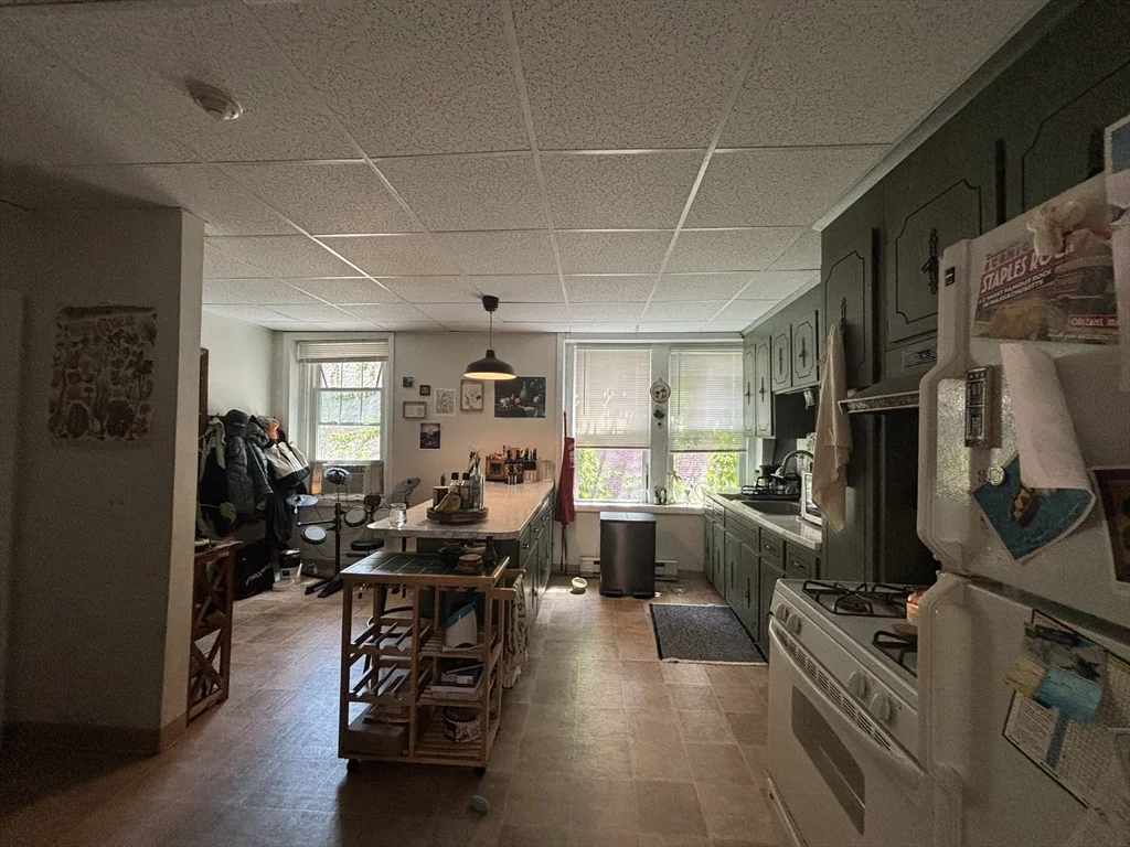 1 bed, 1 bath apartment for rent at 17 Fleet St Unit 3, North End — photo 2 of 8