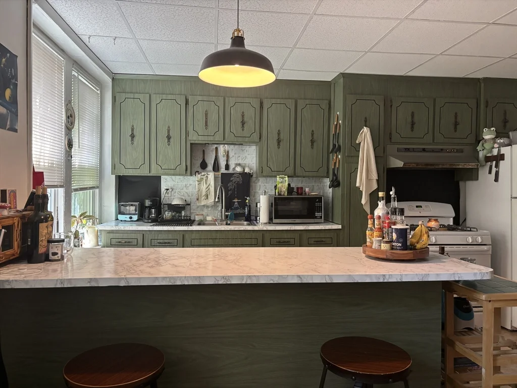 1 bed, 1 bath apartment for rent at 17 Fleet St Unit 3, North End