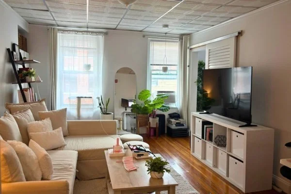 1 bed, 1 bath apartment for rent at 17 Fleet St Unit 4, North End — photo 3 of 7