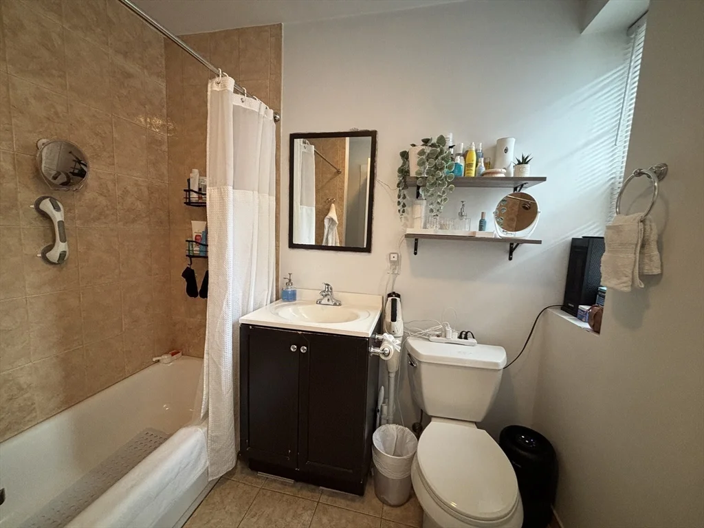 1 bed, 1 bath apartment for rent at 17 Fleet St Unit 4, North End — photo 6 of 7