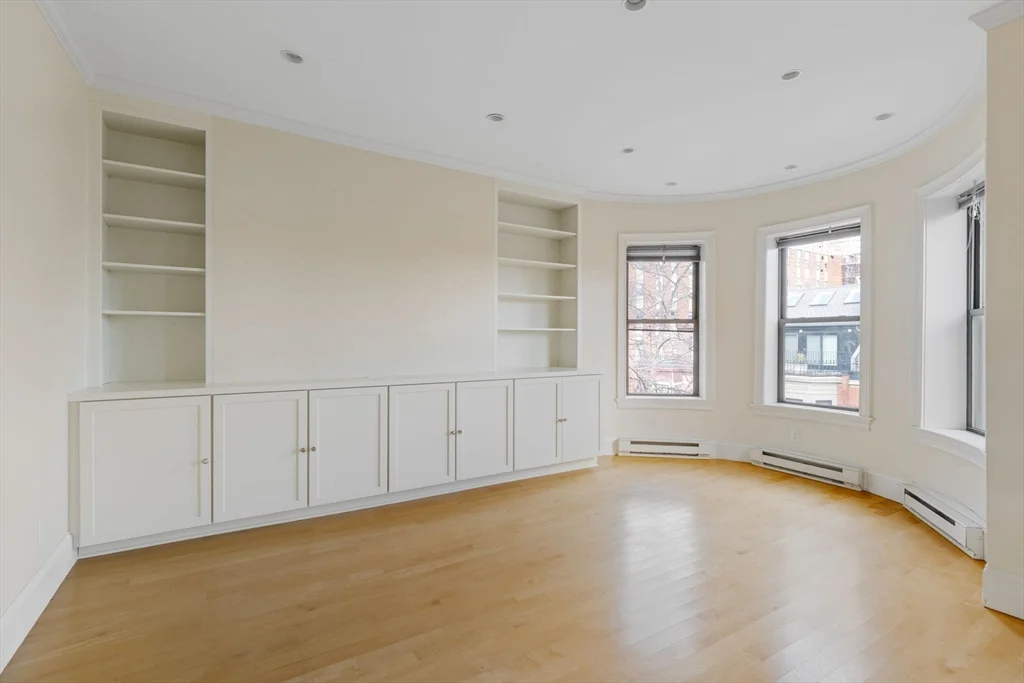 2 bed, 1 bath apartment for rent at 17 Follen St Unit 4, Back Bay