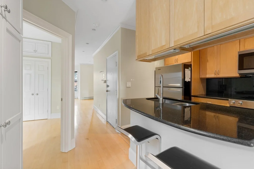 2 bed, 1 bath apartment for rent at 17 Follen St Unit 4, Back Bay — photo 5 of 15