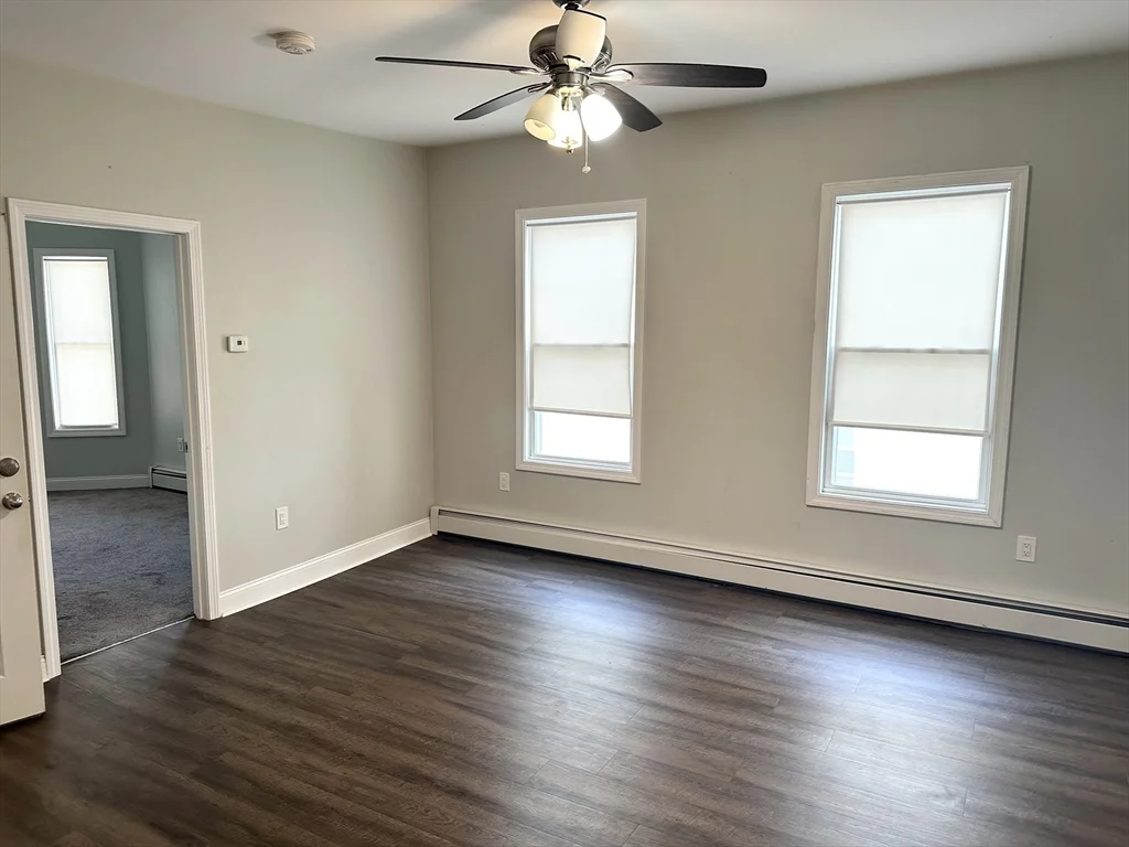 3 bed, 1 bath apartment for rent at 17 Ford St Unit 2, Zip 01832 — photo 5 of 12