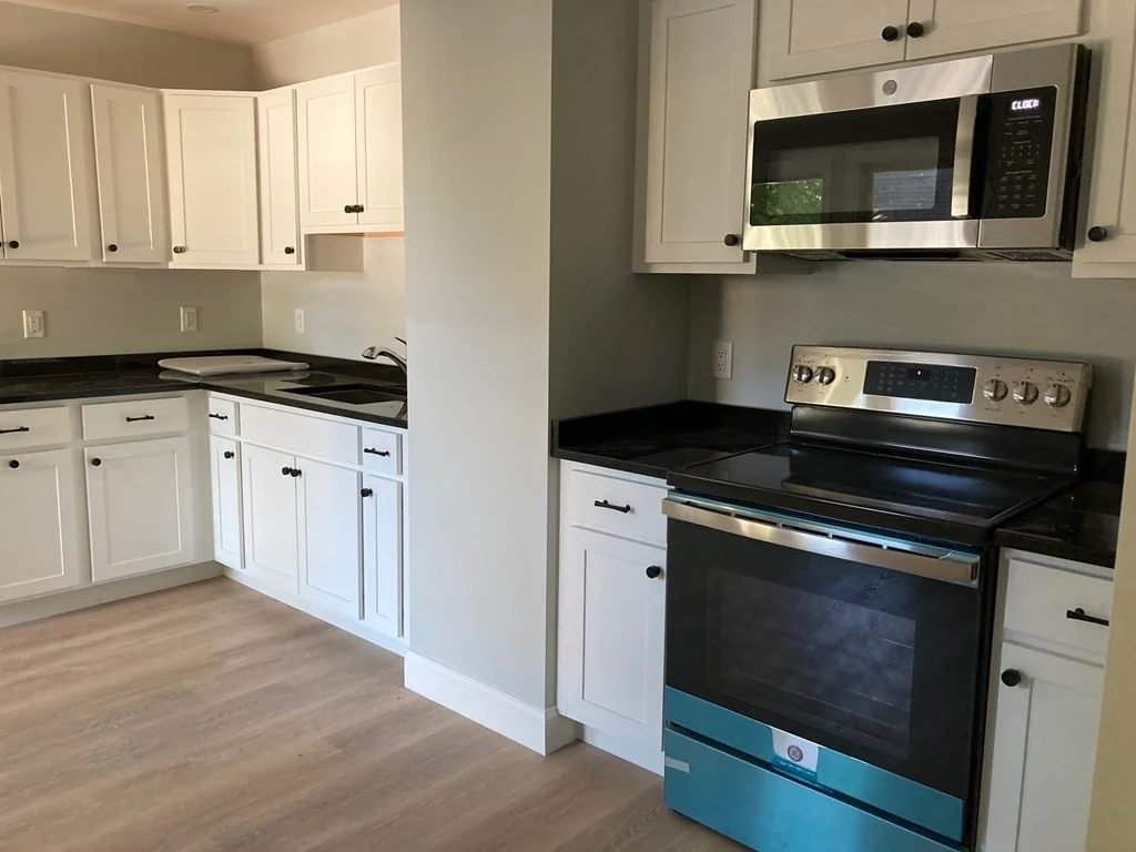 3 bed, 1 bath apartment for rent at 17 Ford St Unit 2, Zip 01832 — photo 2 of 12