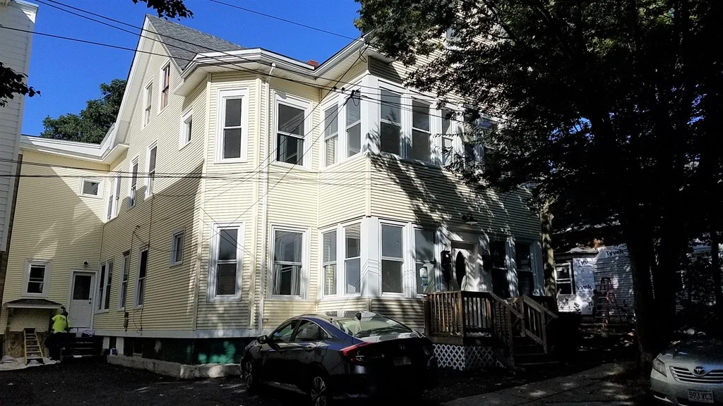3 bed, 1 bath apartment for rent at 17 Ford St Unit 2, Zip 01832 — photo 1 of 12