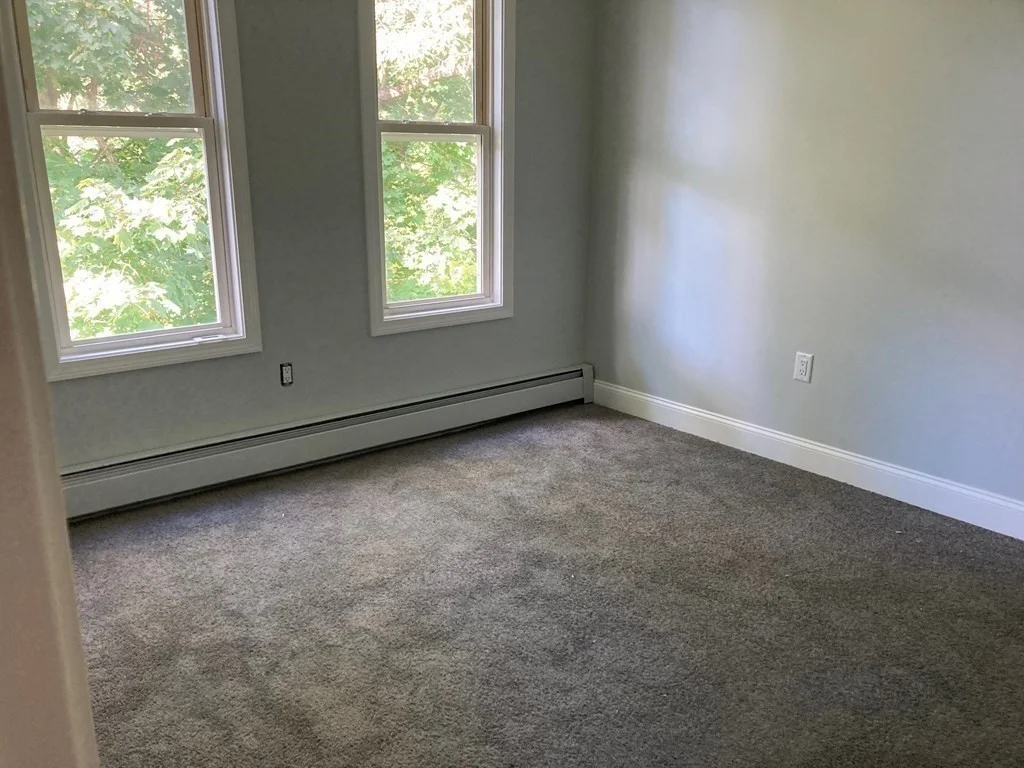 3 bed, 1 bath apartment for rent at 17 Ford St Unit 2, Zip 01832 — photo 8 of 12