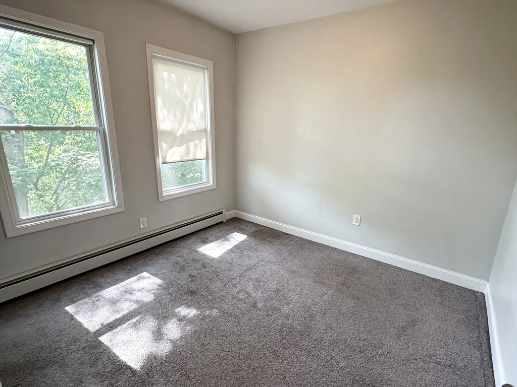 3 bed, 1 bath apartment for rent at 17 Ford St Unit 2, Zip 01832 — photo 11 of 12