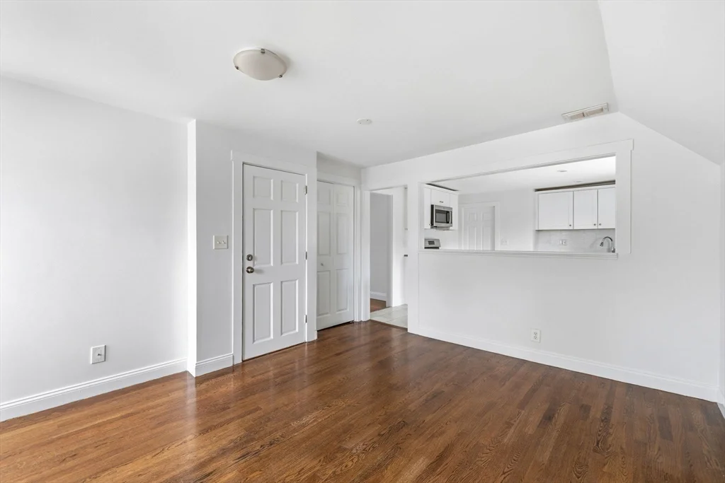 2 bed, 1 bath apartment for rent at 17 Forest Ave Unit 3, Salem — photo 8 of 25