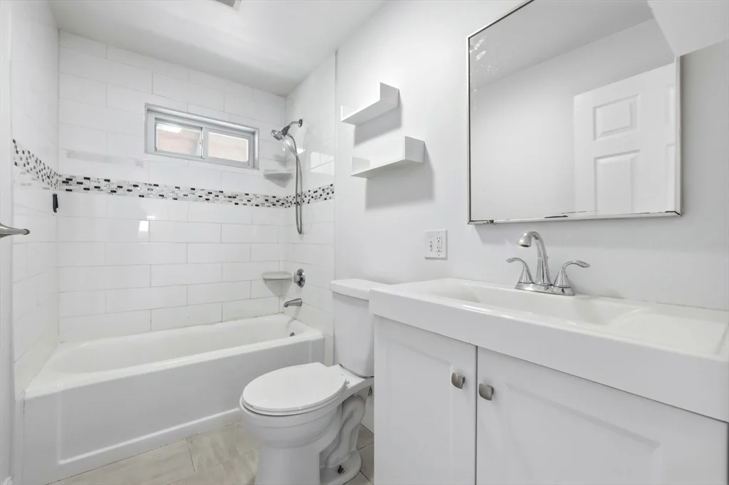 2 bed, 1 bath apartment for rent at 17 Forest Ave Unit 3, Salem — photo 18 of 25