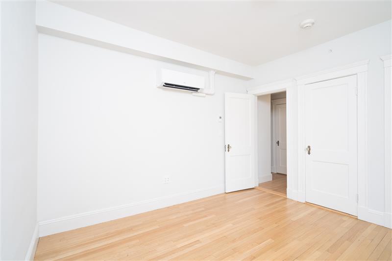 1 bed, 1 bath apartment for rent at 17 Forest St Unit 34, Baldwin — photo 4 of 9