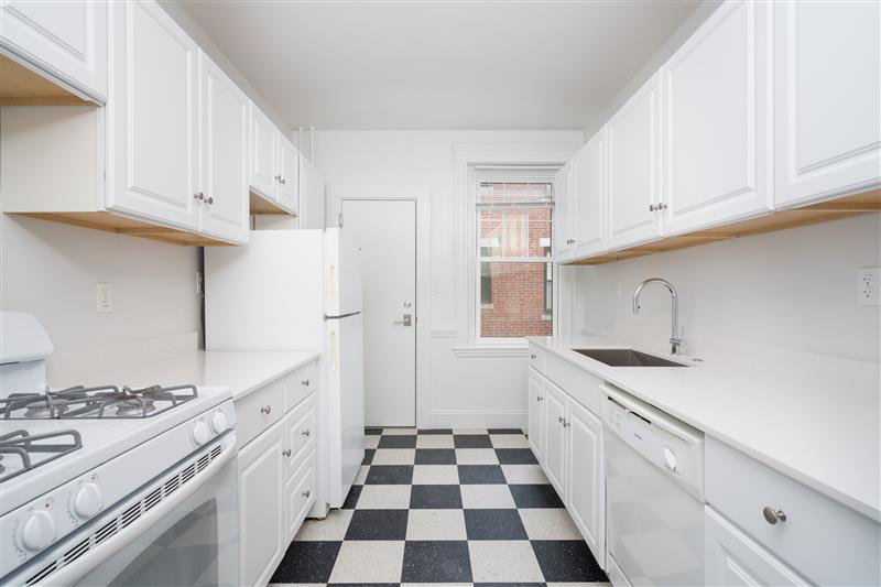 1 bed, 1 bath apartment for rent at 17 Forest St Unit 34, Baldwin — photo 1 of 9