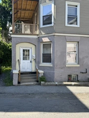 3 bed, 1 bath apartment for rent at 17 Fortesque St Unit 1, Lynn — photo 1 of 15