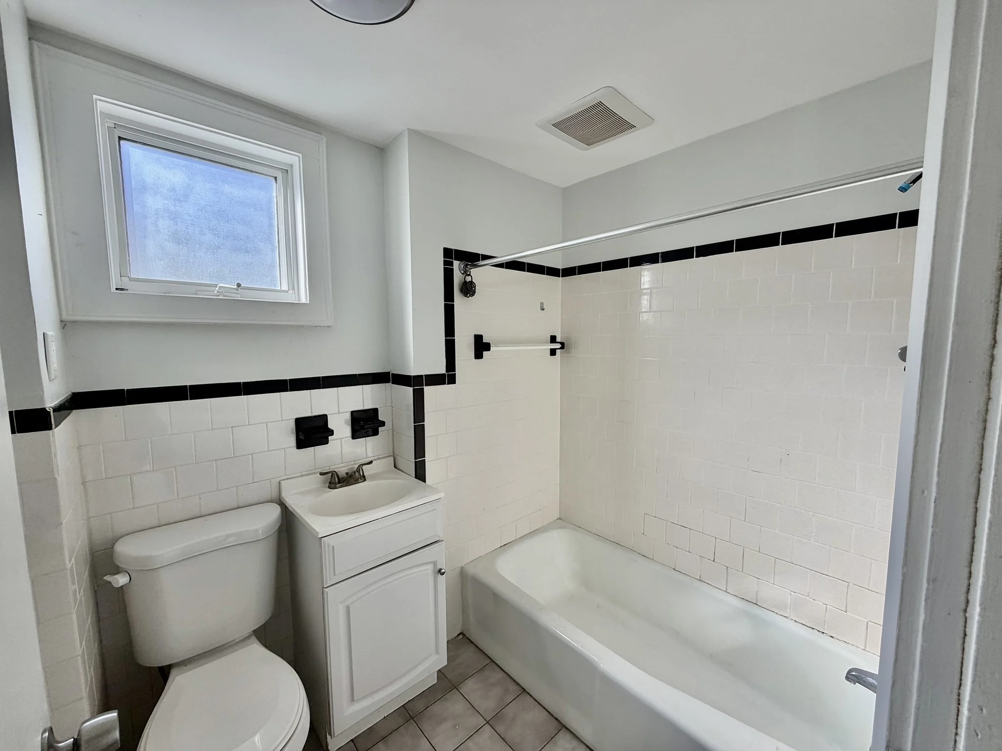 2 bed, 1 bath apartment for rent at 17 Foster Unit 2, Salem — photo 8 of 8