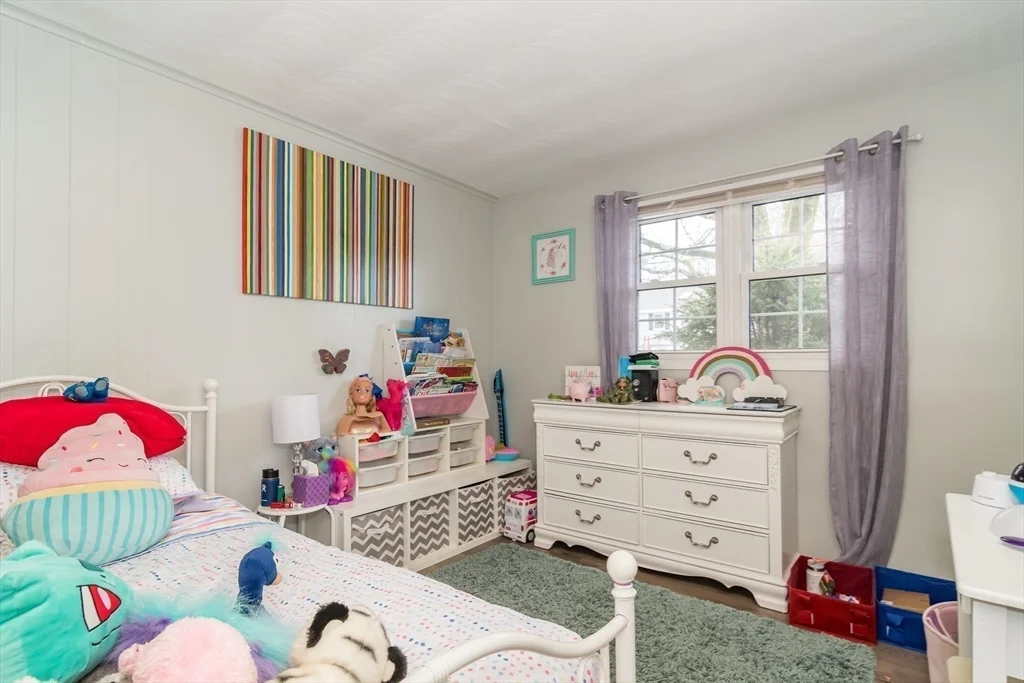 3 bed, 1 bath apartment for rent at 17 Francine Rd, Framingham — photo 11 of 14
