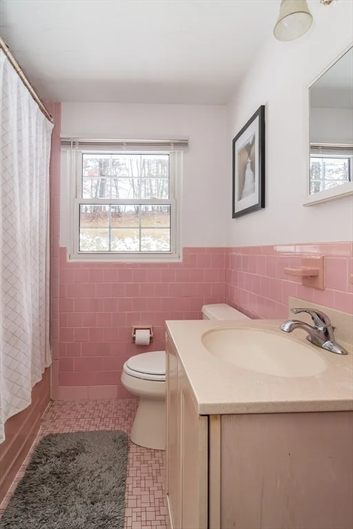 3 bed, 1 bath apartment for rent at 17 Francine Rd, Framingham — photo 9 of 14