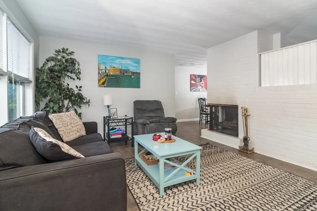 3 bed, 1 bath apartment for rent at 17 Francine Rd, Framingham — photo 3 of 14