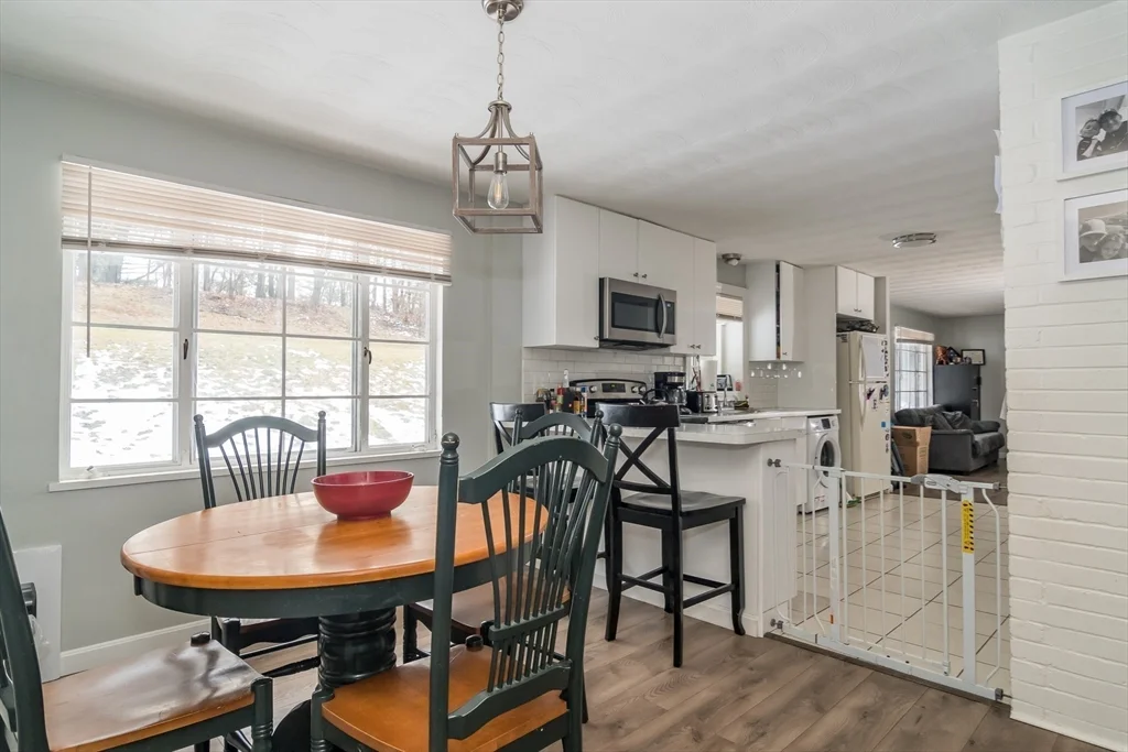 3 bed, 1 bath apartment for rent at 17 Francine Rd, Framingham — photo 5 of 14