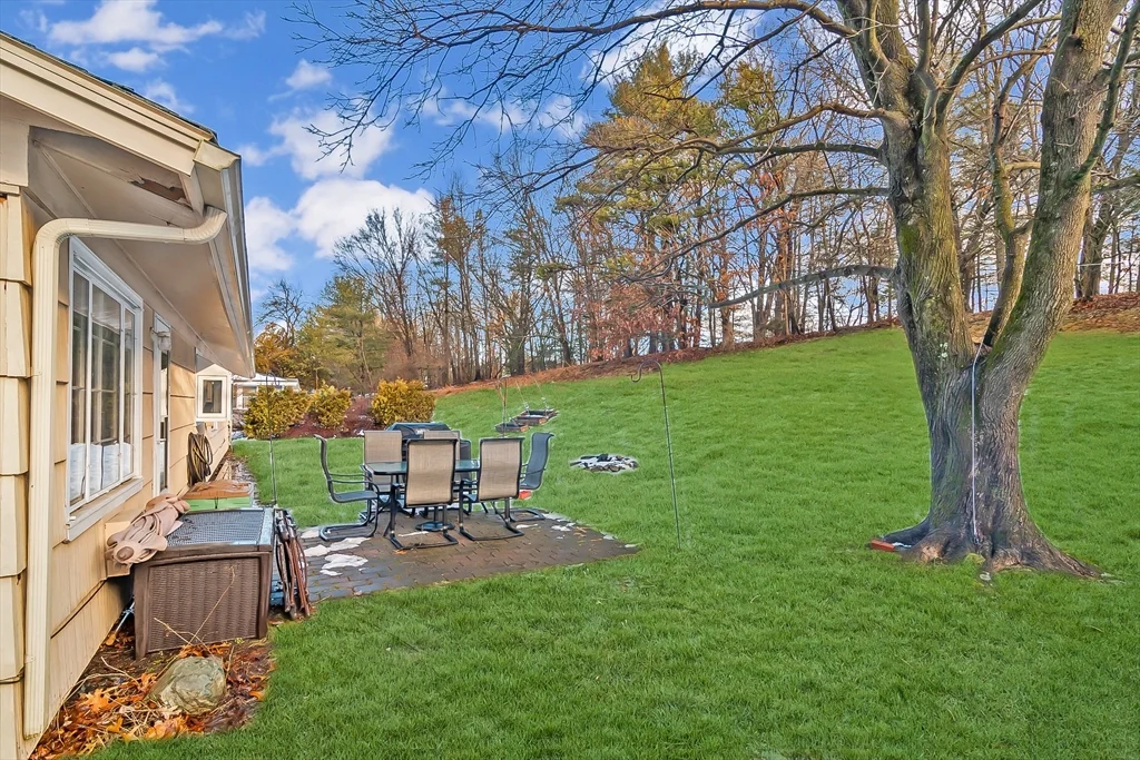 3 bed, 1 bath apartment for rent at 17 Francine Rd, Framingham — photo 13 of 14