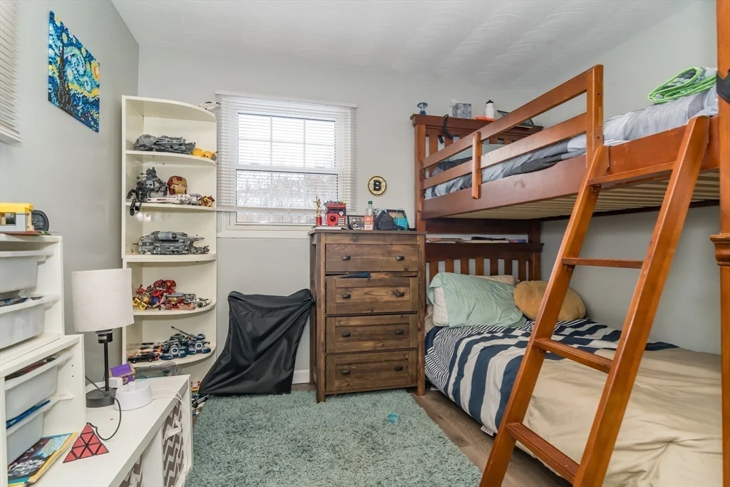 3 bed, 1 bath apartment for rent at 17 Francine Rd, Framingham — photo 12 of 14