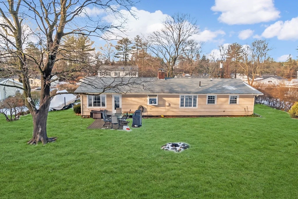 3 bed, 1 bath apartment for rent at 17 Francine Rd, Framingham — photo 14 of 14