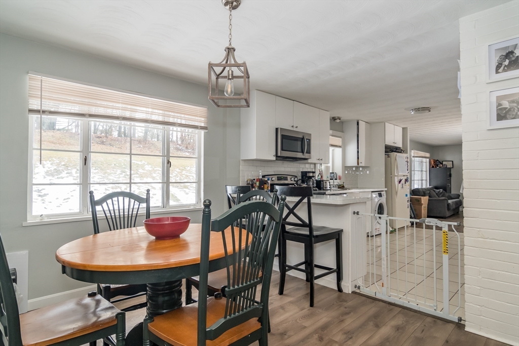 3 bed, 1 bath apartment for rent at 17 Francine Rd Unit 17, Saxonville — photo 5 of 14