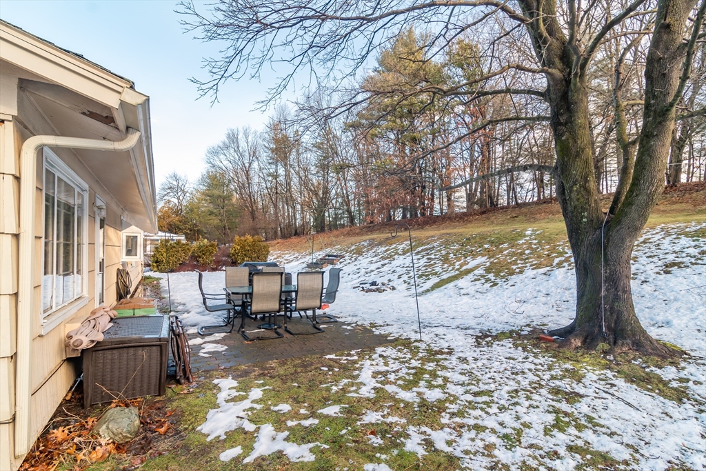 3 bed, 1 bath apartment for rent at 17 Francine Rd Unit 17, Saxonville — photo 13 of 14