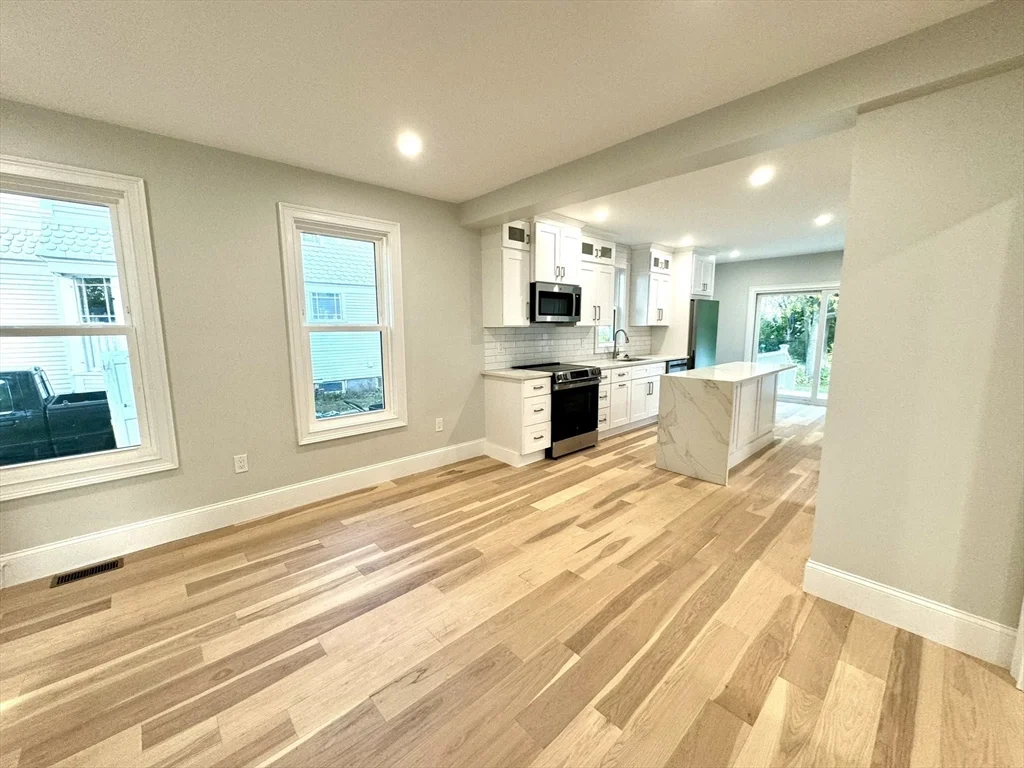 2 bed, 1 bath apartment for rent at 17 Fremont St Unit 1, Downtown — photo 3 of 16