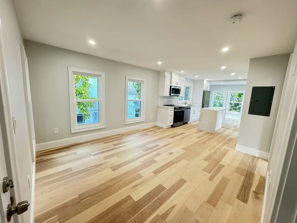 2 bed, 1 bath apartment for rent at 17 Fremont St Unit 2, Downtown — photo 3 of 17