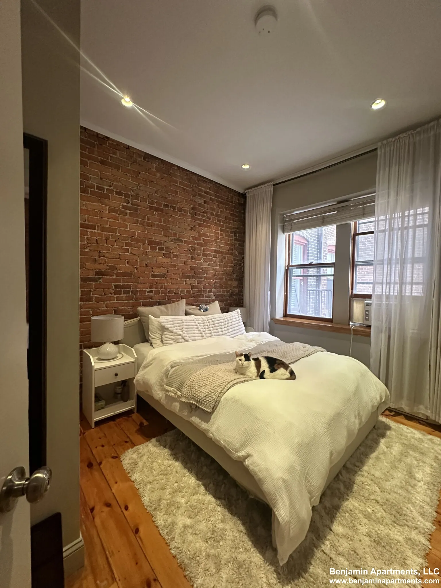 1 bed, 1 bath apartment for rent at 17 Garrison St Unit 4, Back Bay — photo 2 of 14