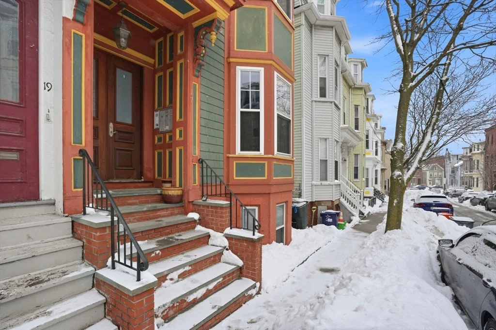 3 bed, 2 bath apartment for rent at 17 Gates Unit 1, South Boston — photo 23 of 25