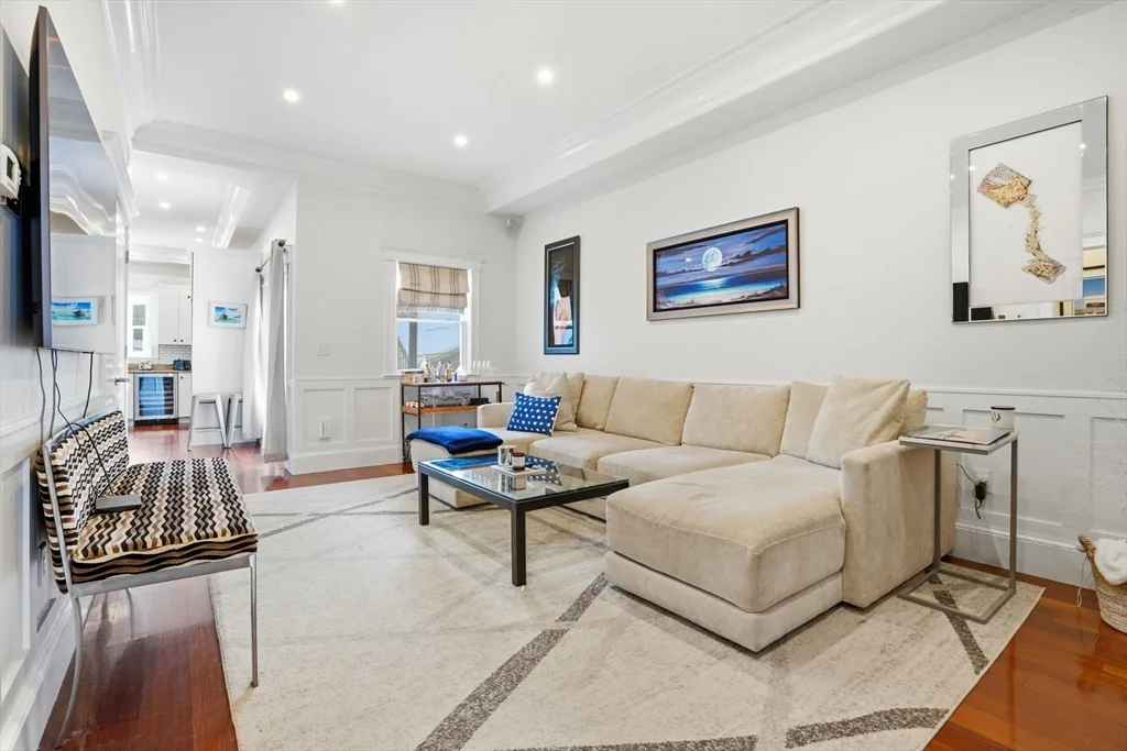 3 bed, 2 bath apartment for rent at 17 Gates Unit 1, South Boston — photo 1 of 25
