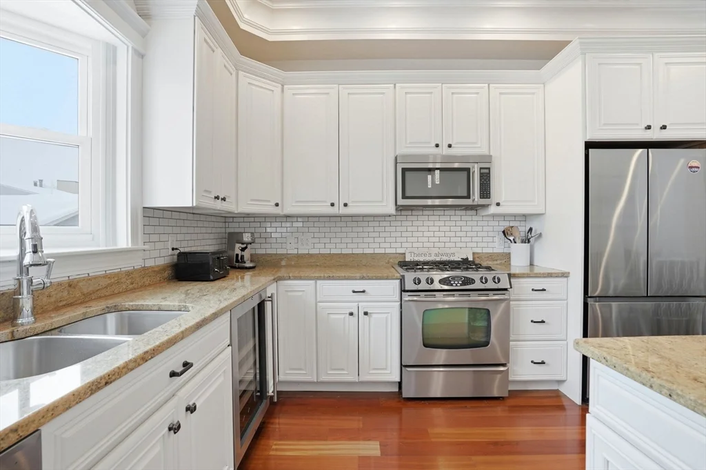3 bed, 2 bath apartment for rent at 17 Gates Unit 1, South Boston — photo 5 of 25