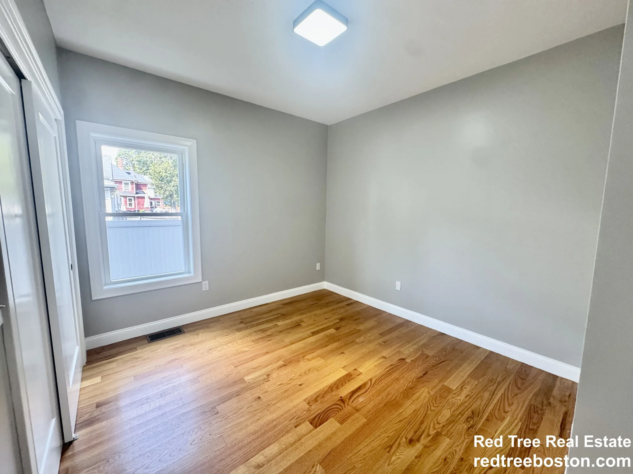 3 bed, 2 bath apartment for rent at 17 George St Unit 1, Hyde Park — photo 9 of 16