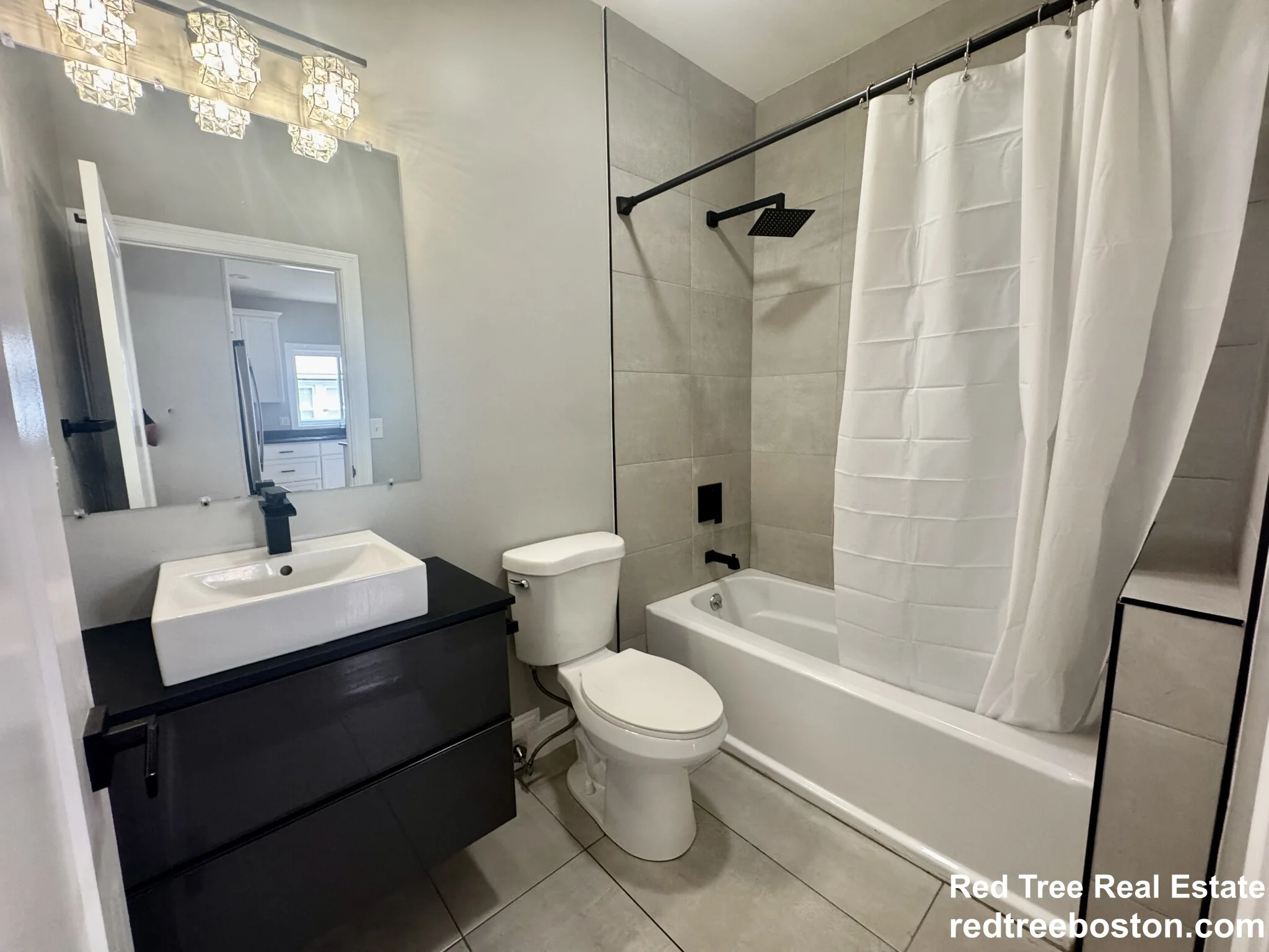 3 bed, 2 bath apartment for rent at 17 George St Unit 1, Hyde Park — photo 10 of 16
