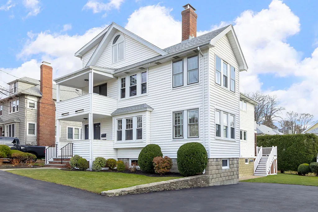 4 bed, 2 bath apartment for rent at 17 George St Unit 17, Watertown — photo 1 of 21