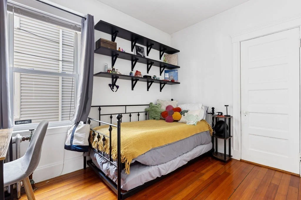 3 bed, 1 bath apartment for rent at 17 Germania St Unit 1, Jamaica Plain — photo 8 of 14