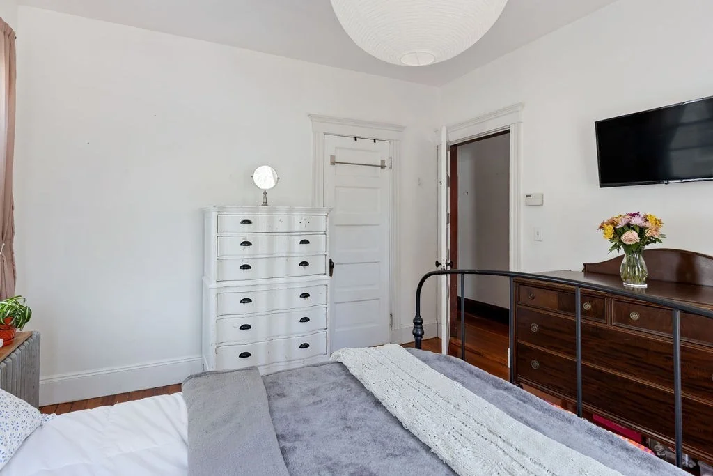 3 bed, 1 bath apartment for rent at 17 Germania St Unit 1, Jamaica Plain — photo 2 of 14