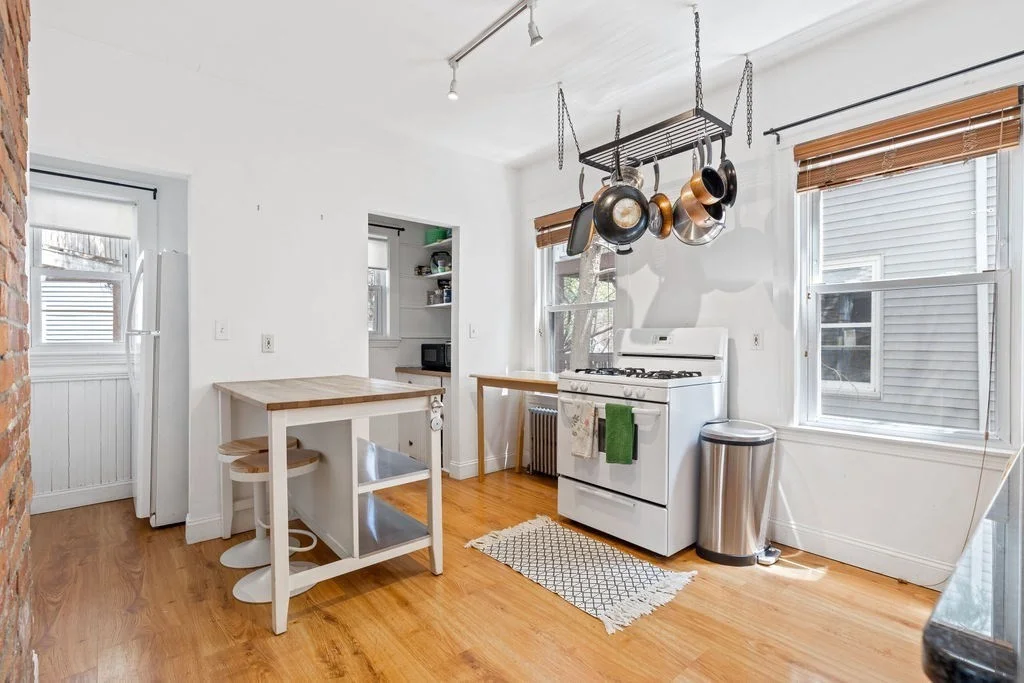 3 bed, 1 bath apartment for rent at 17 Germania St Unit 1, Jamaica Plain — photo 4 of 14