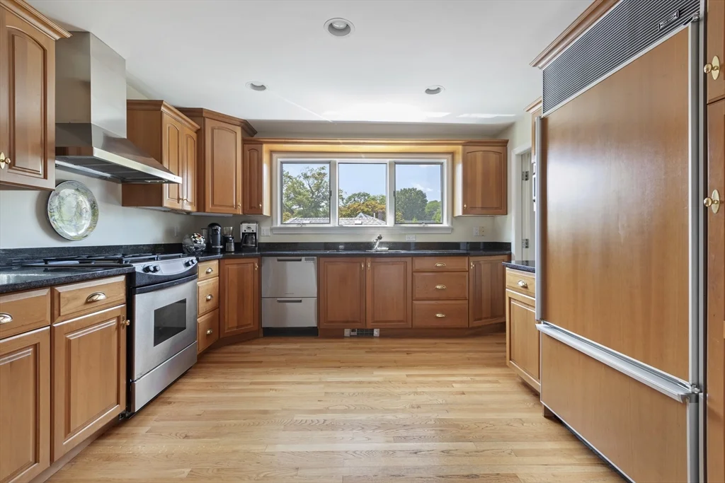 4 bed, 2 bath apartment for rent at 17 Gilbert St Unit 2, Newton — photo 1 of 34