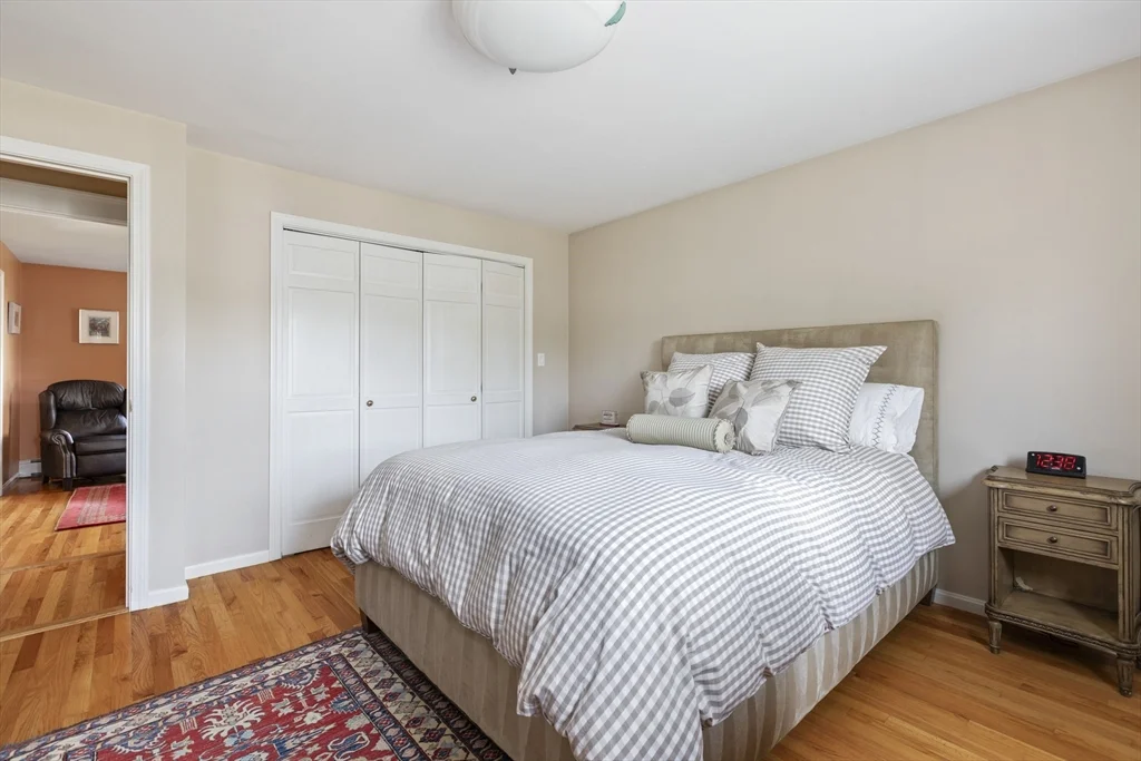4 bed, 2 bath apartment for rent at 17 Gilbert St Unit 2, Newton — photo 21 of 34