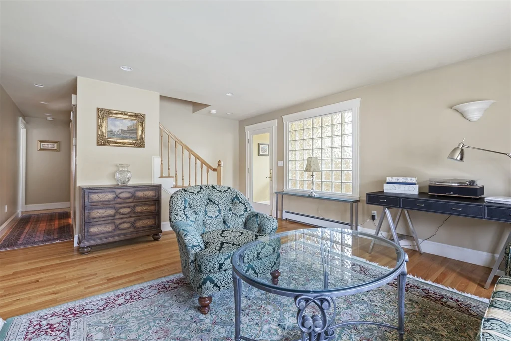 4 bed, 2 bath apartment for rent at 17 Gilbert St Unit 2, Newton — photo 17 of 34