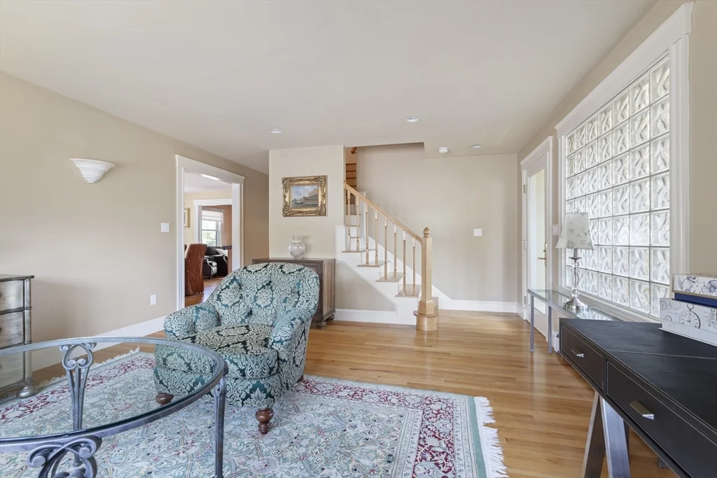 4 bed, 2 bath apartment for rent at 17 Gilbert St Unit 2, Newton — photo 9 of 34