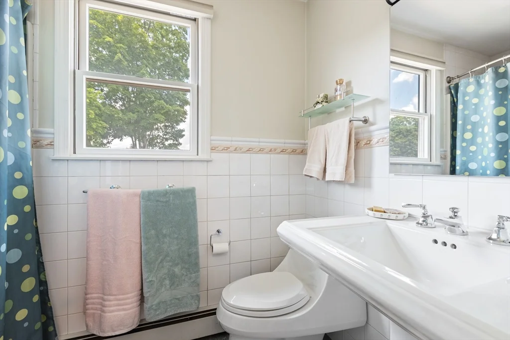4 bed, 2 bath apartment for rent at 17 Gilbert St Unit 2, Newton — photo 16 of 34