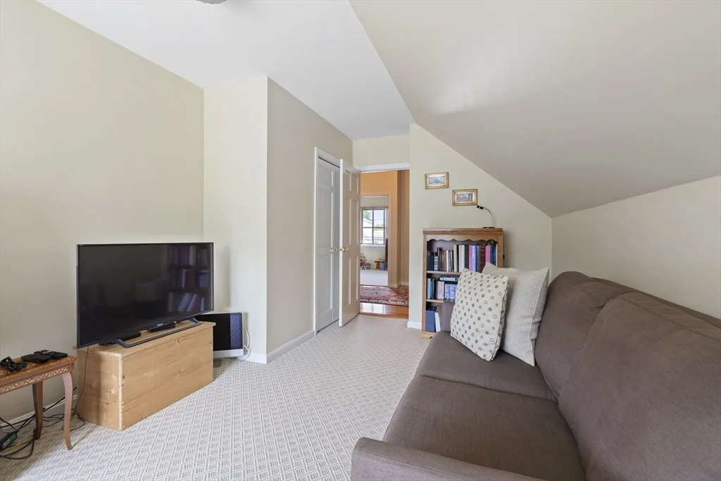 4 bed, 2 bath apartment for rent at 17 Gilbert St Unit 2, Newton — photo 15 of 34