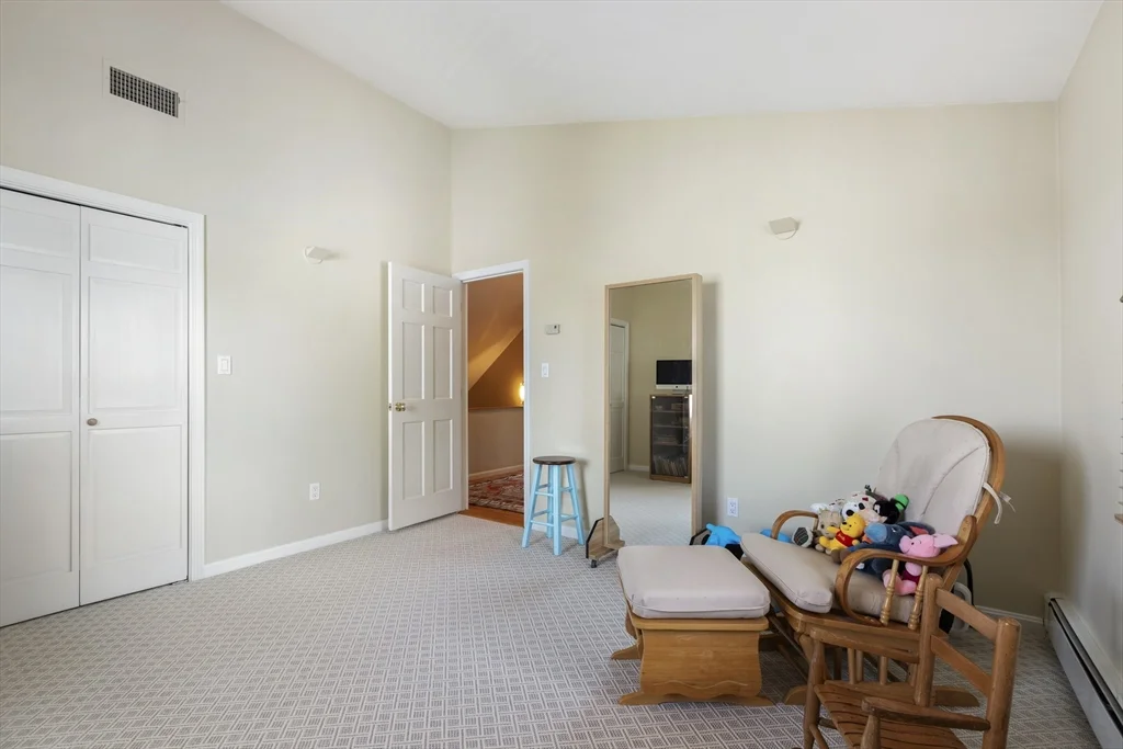 4 bed, 2 bath apartment for rent at 17 Gilbert St Unit 2, Newton — photo 13 of 34