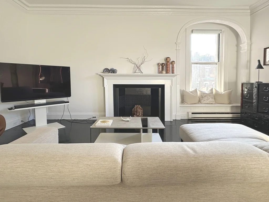 2 bed, 2 bath apartment for rent at 17 Gloucester St Unit 5, Back Bay — photo 9 of 19