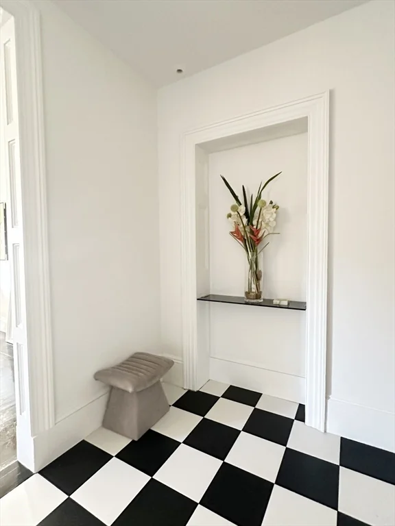 2 bed, 2 bath apartment for rent at 17 Gloucester St Unit 5, Back Bay — photo 5 of 19