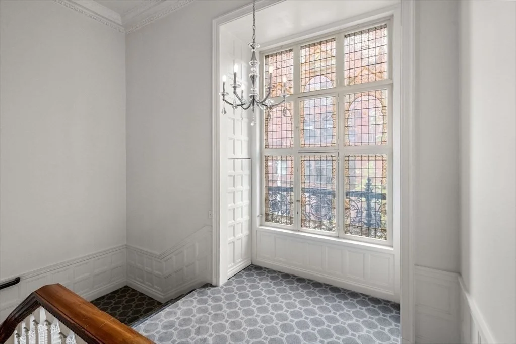 2 bed, 2 bath apartment for rent at 17 Gloucester St Unit 5, Back Bay — photo 4 of 19