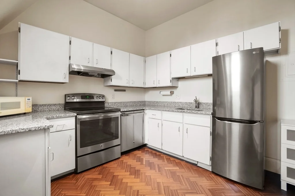 1 bed, 1 bath apartment for rent at 17 Gloucester St Unit 7, Back Bay — photo 13 of 19